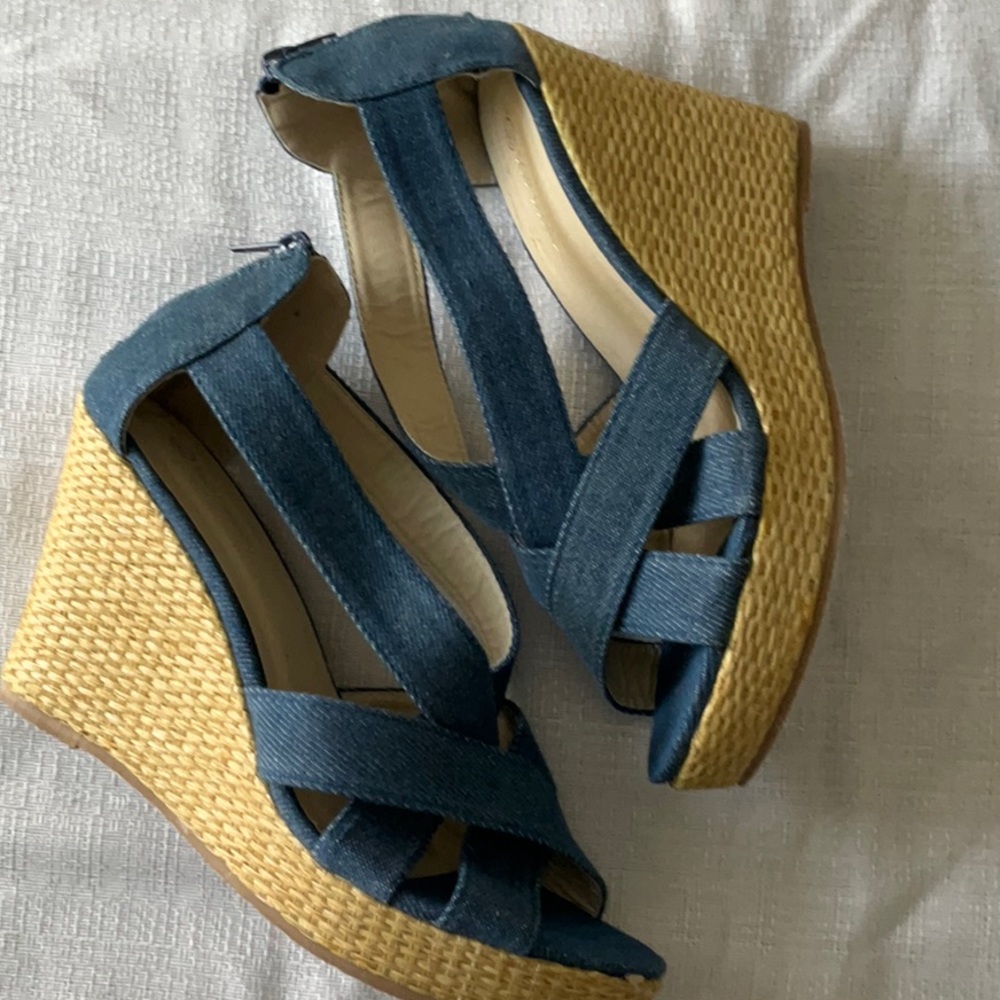 Top Moda size 8.5 denim and raffia zip back wedges